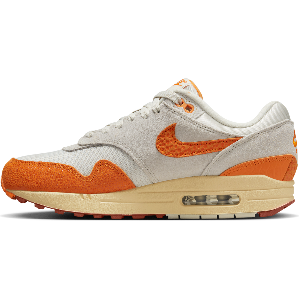 
                  
                    Load image into Gallery viewer, Womens Nike Air Max 1 &amp;#39;Magma Orange&amp;#39;
                  
                