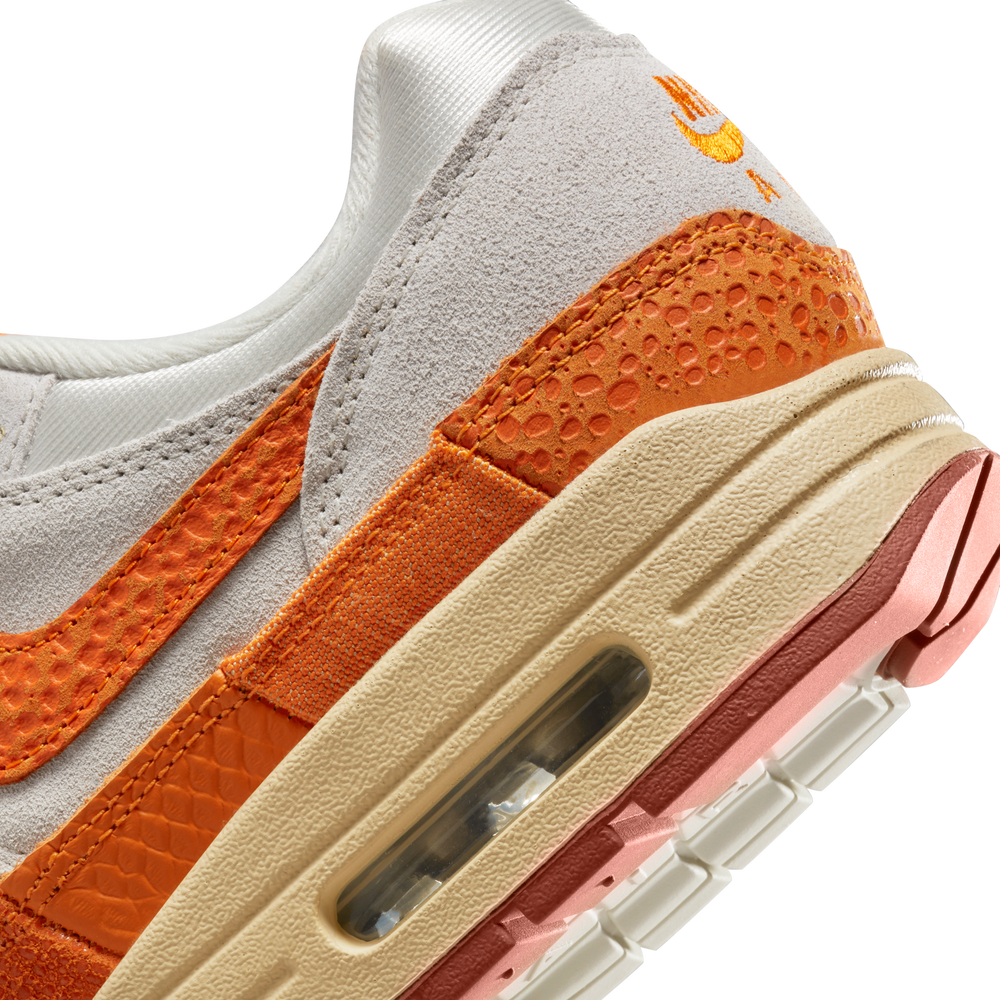 
                  
                    Load image into Gallery viewer, Womens Nike Air Max 1 &amp;#39;Magma Orange&amp;#39;
                  
                