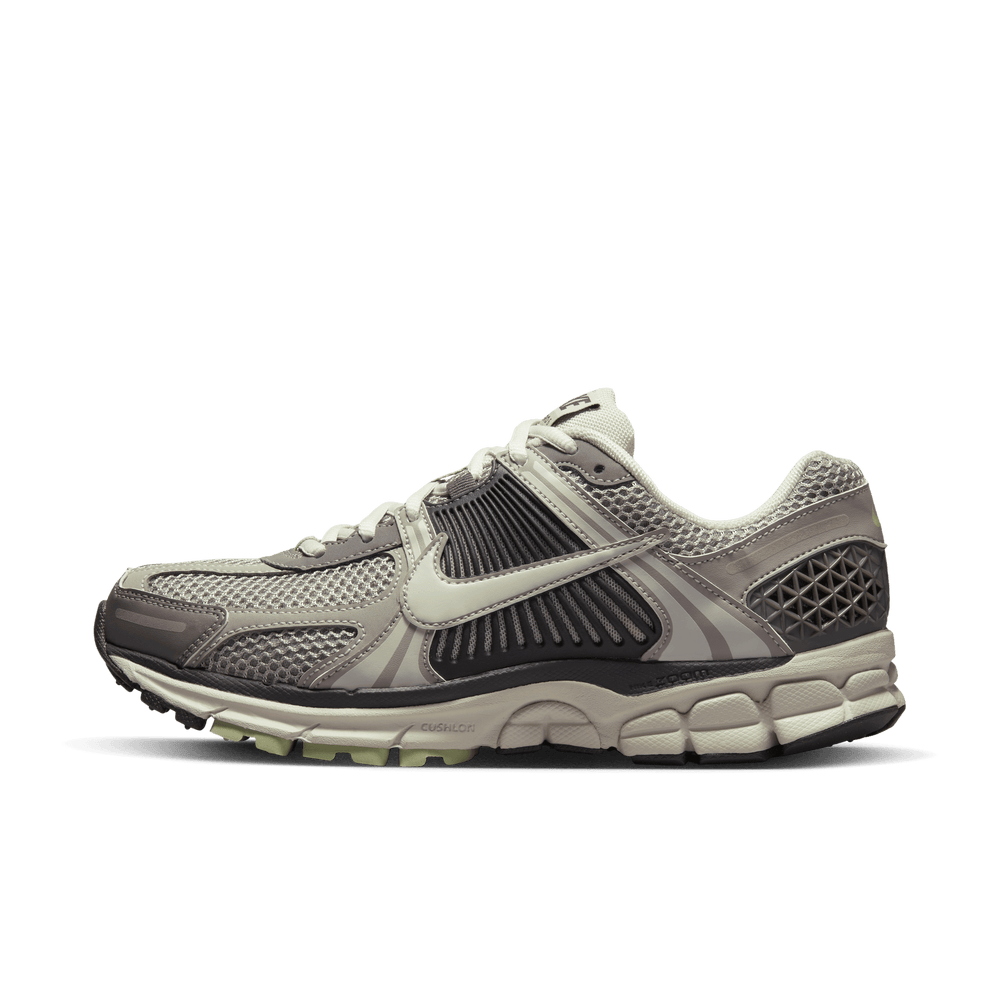 
                  
                    Load image into Gallery viewer, Womens Nike Zoom Vomero 5 &amp;#39;Cobblestone&amp;#39;
                  
                