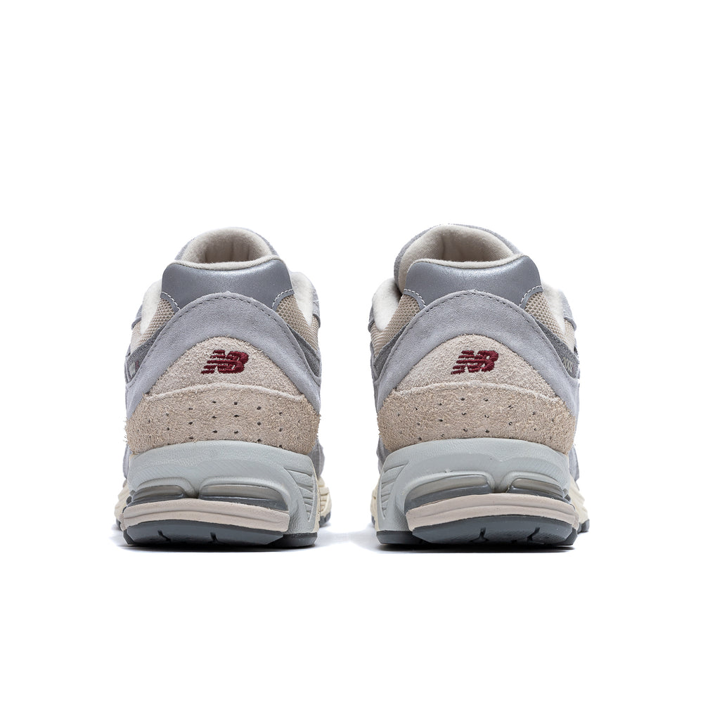 
                  
                    Load image into Gallery viewer, New Balance 2002R &amp;#39;Concrete&amp;#39;
                  
                